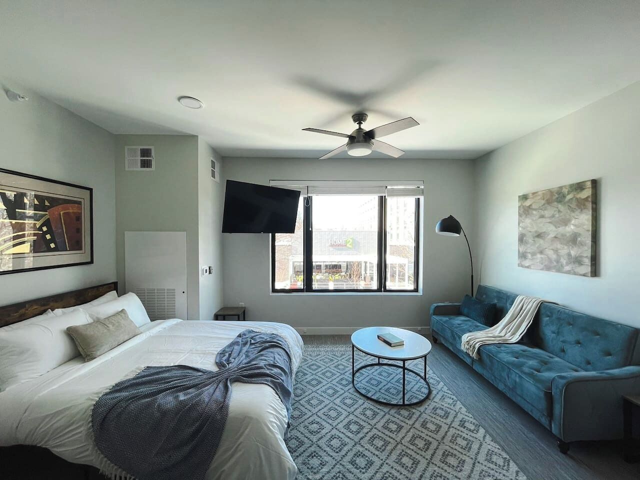 办公桌、熨斗/熨衣板、免费 WiFi、床单