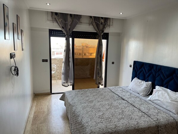 3 bedrooms, iron/ironing board, WiFi, bed sheets - Appartement Classic , Pour LA Famille, Travail ET Reunion Etc (Casablanca)