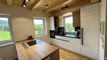 Fridge, dishwasher, toaster, high chair