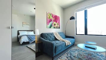 Bureau, fer et planche à repasser, Wi-Fi gratuit, draps fournis