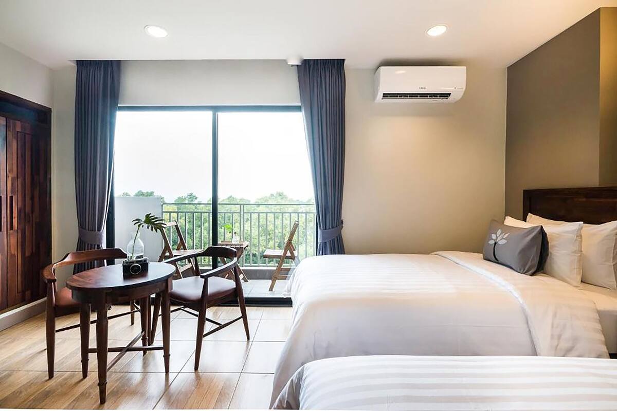 In-room safe, desk, blackout curtains, free WiFi