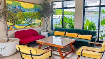 Sala de estar en el lobby