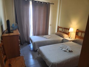 1 Schlafzimmer, Bügeleisen/Bügelbrett, Reisekinderbett, kostenloses WLAN
