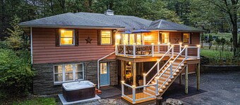 4200SF:Theater*Hot Tub*Pinball*FirePit*3 King Beds