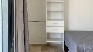 4 makuuhuonetta, ilmainen Wi-Fi, vuodevaatteet