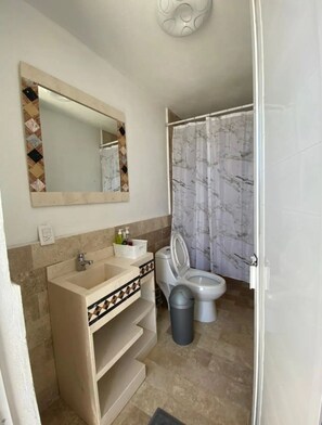 Dusche, Handtücher, Seife, Shampoo