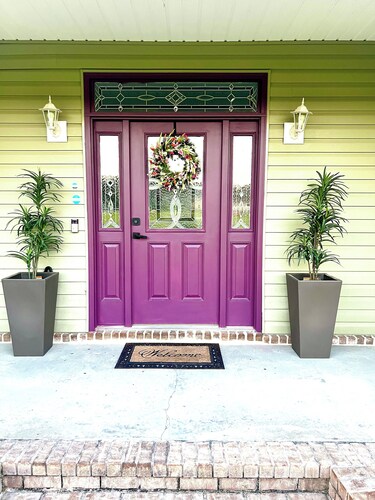 Beautiful Lake front house for a fabulous getaway for large family!  Sleeps 8 