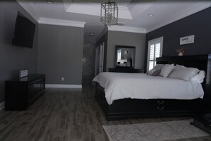 4 soverom, skrivebord, strykejern/-brett og wi-fi (inkludert)