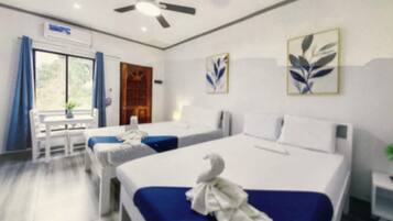 Deluxe Room, 1 Bedroom, Partial Ocean View