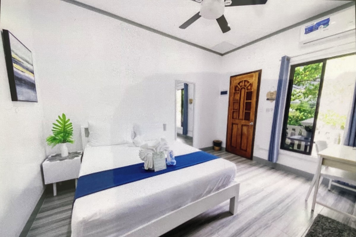 Habitación Deluxe, vistas a la montaña | Ropa de cama de alta calidad, colchones viscoelásticos, cortinas opacas