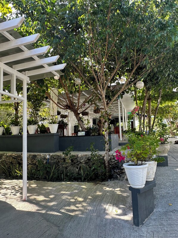 Exterior - Moalboal Casablanca Inn (Moalboal)