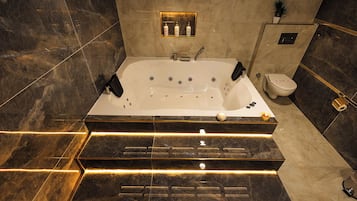 Premium Room, Private Bathroom, Partial Sea View | Bathroom | Free toiletries, hair dryer, slippers, towels