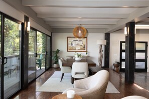 Dining - Hot Tub Overlooking Ocean! (Pacifica)