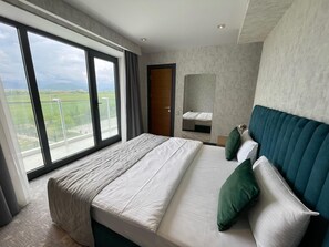 Junior Suite with Mountain View | Soundproofing, iron/ironing board, free WiFi - Arena Grand Hotel (Quba)