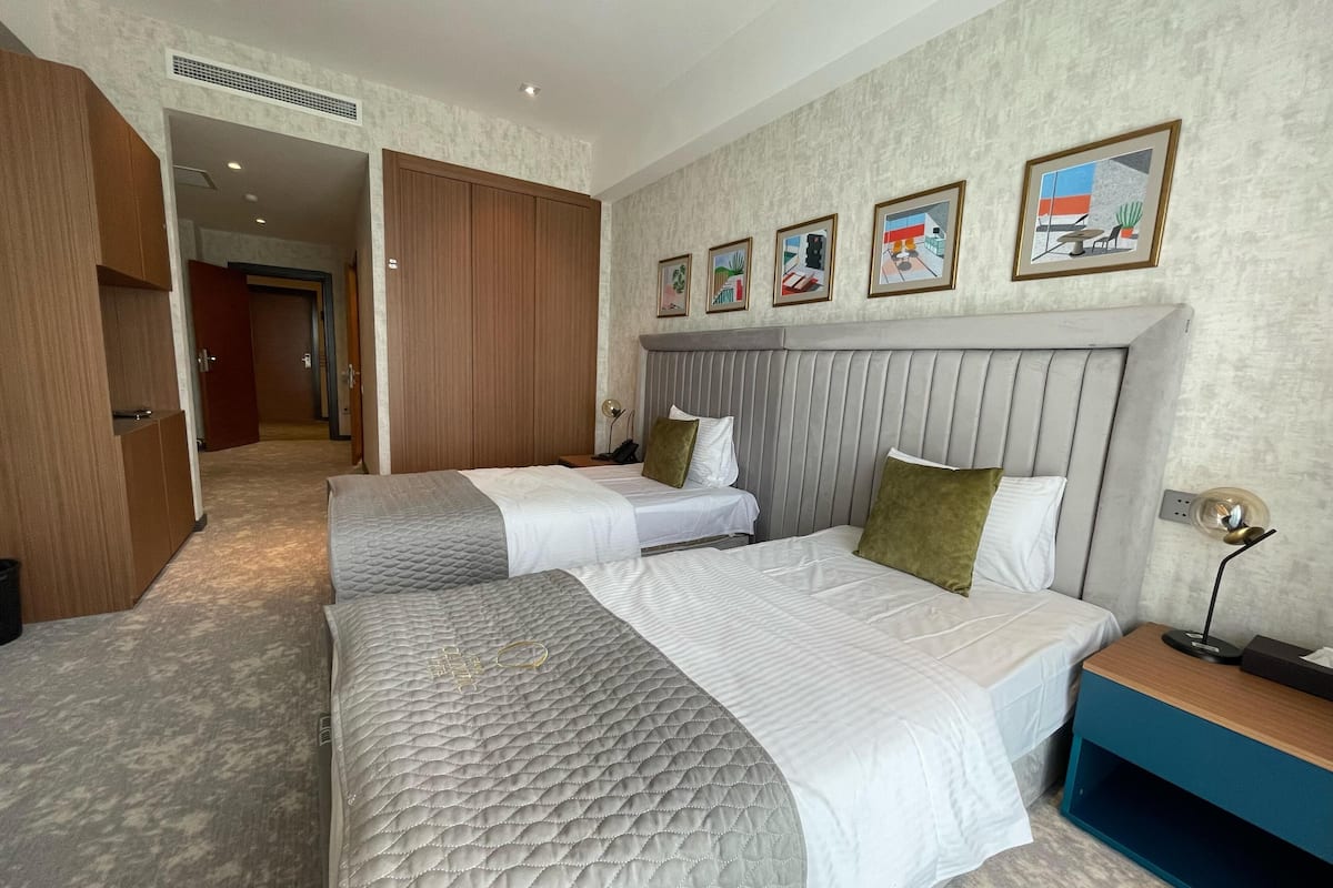Deluxe Twin Room with Mountain View