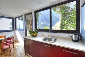 Refrigerador, microondas, parrilla de estufa y lavavajillas 