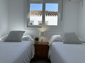 4 Schlafzimmer, Zimmersafe, Bügeleisen/Bügelbrett, kostenloses WLAN