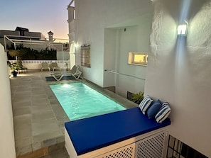 حمام سباحة