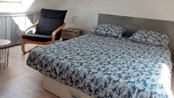 2 chambres, fer et planche Ă repasser, Wi-Fi gratuit, draps fournis