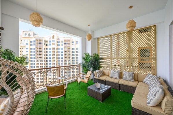 Apartamento Deluxe, 2 habitaciones, no fumadores, vistas al mar | Balcón