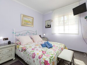 4 Schlafzimmer, Bügeleisen/Bügelbrett
