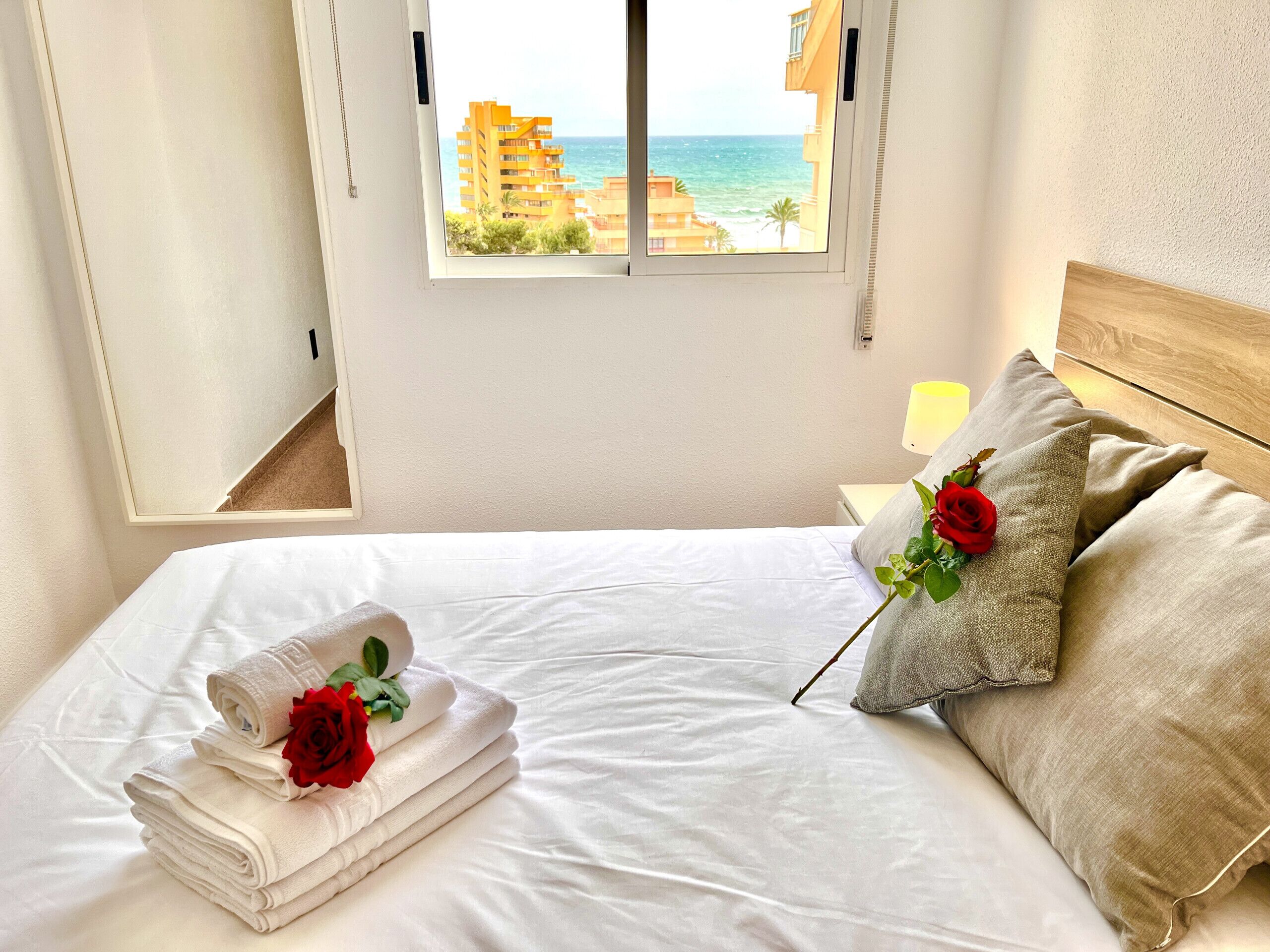 2 habitaciones, tabla de planchar con plancha y wifi gratis 