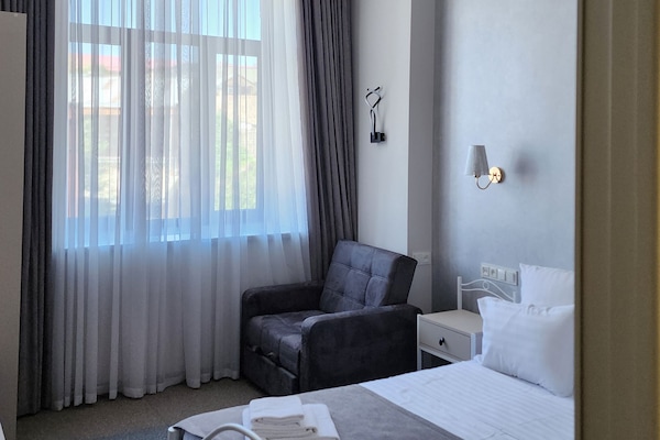 Family Room | Egyptian cotton sheets, premium bedding, minibar, in-room safe