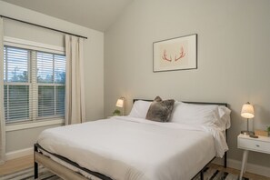 4 bedrooms, WiFi, bed sheets