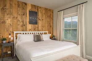 4 bedrooms, WiFi, bed sheets