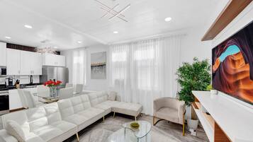 Luxury House | Living area | Flat-screen TV