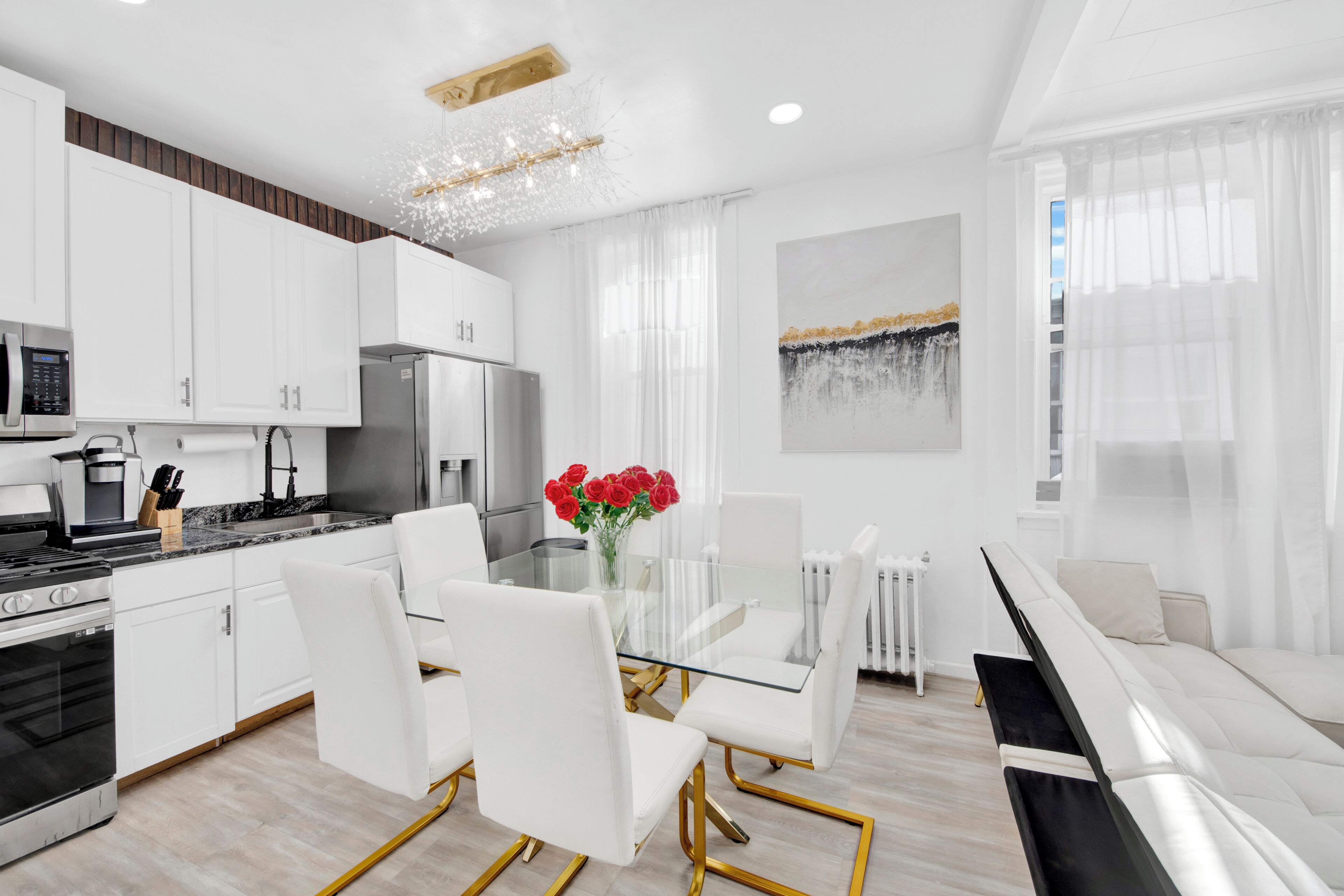 Luxury House | In-room dining