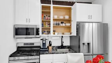 Luxury House | Private kitchen | Full-size fridge, microwave, oven, coffee grinder