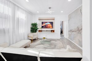 Luxury House | Living area - Luxury NY Home 3BR with Easy Parking  (Yonkers)
