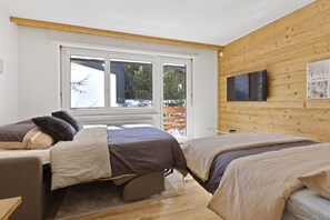 Fer et planche à repasser, Wi-Fi gratuit, draps fournis