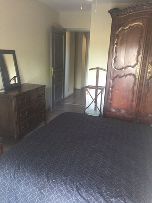 1 chambre, fer et planche à repasser, Wi-Fi, draps fournis