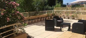 Beau T2/3 rdc Avec Grande Terrasse en Corse