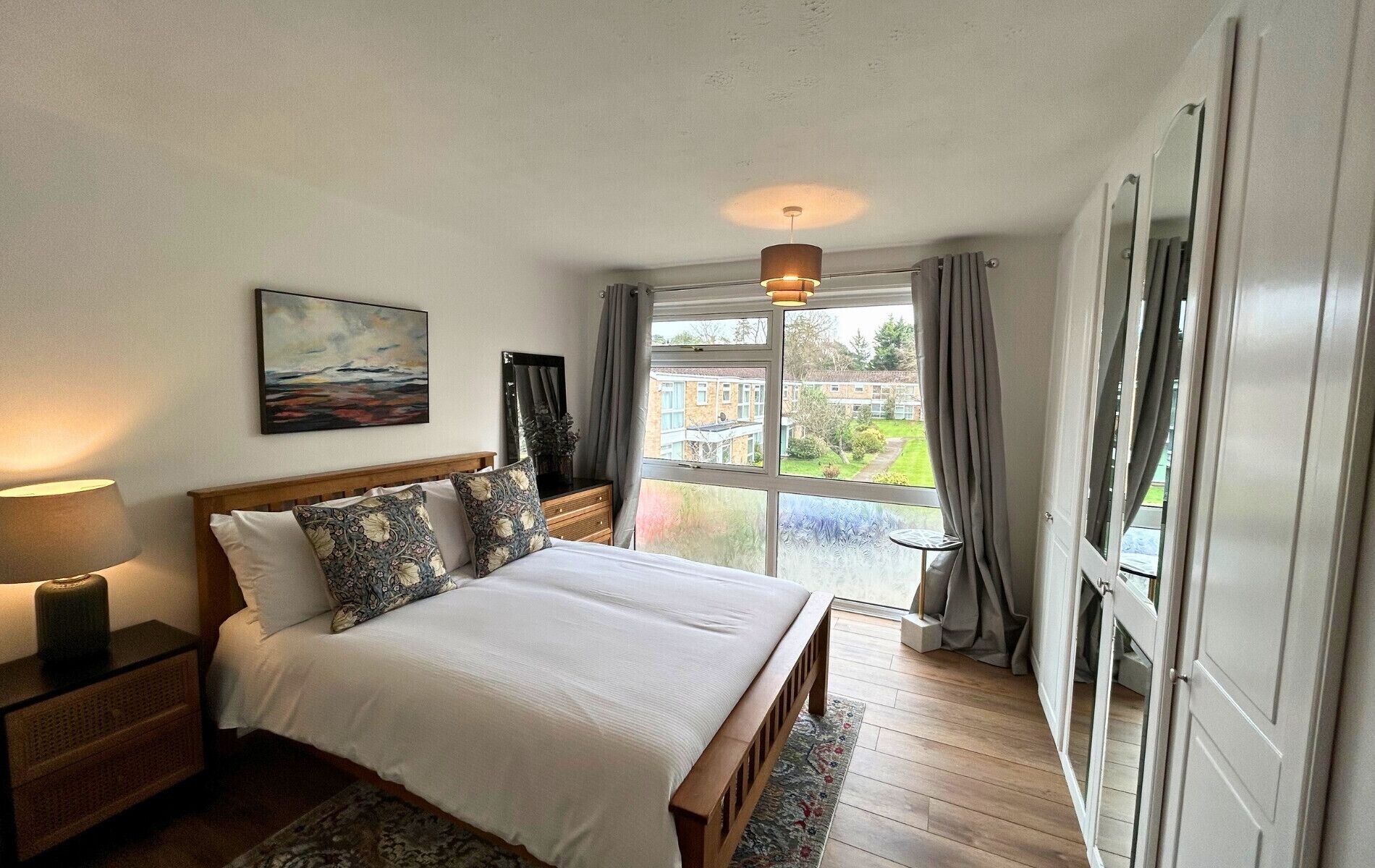 5 bedrooms, iron/ironing board