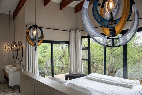 Villa Tau - Indulge in Bush Luxury