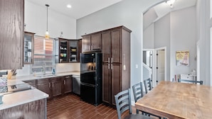 Dining - Retreat Port Aransas | A Retreat DFW Experience (Port Aransas)