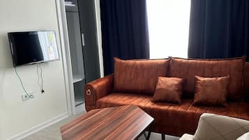 Deluxe Suite | Living area