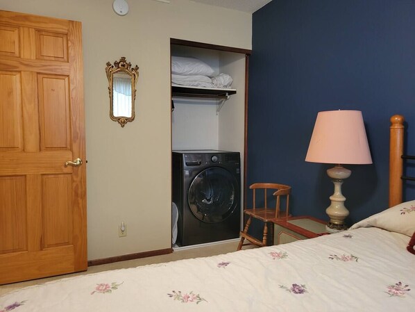 Bureau, Wi-Fi gratuit, draps fournis