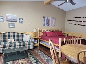 واي فاي مجانًا وملاءات أسرّة