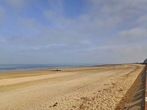 Unclassified image, 5 of 14, button