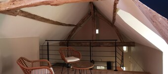 Charming Cottage Near Le Mans: Private Estate, Zoo, Castles, Vineyards, Sleeps 4