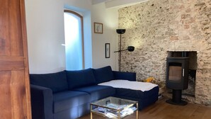Living area - Renovated house with garden and Wi-Fi in Locmaria (Locmaria)