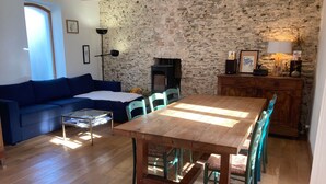 Dining - Renovated house with garden and Wi-Fi in Locmaria (Locmaria)