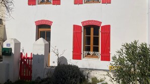 Exterior - Renovated house with garden and Wi-Fi in Locmaria (Locmaria)