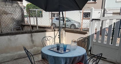 Renovated Home with Modern Comforts, Near Vichy Center, 3 Bedrooms, All-Inclusive Amenities
