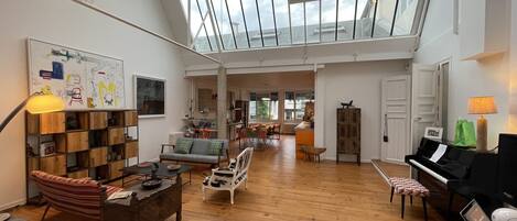 Fernseher, Videospiele, Bücher