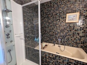 Hair dryer, towels